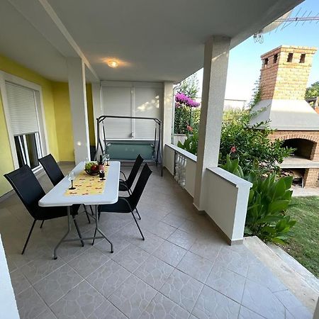 Apartment Holiday Zadar Exterior foto